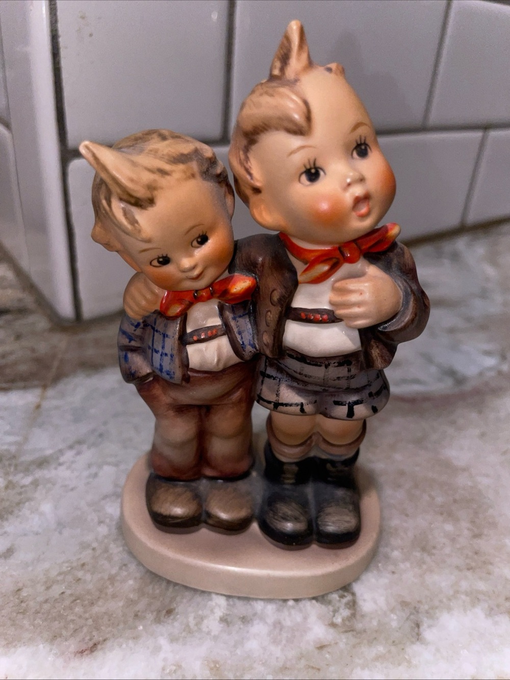 VTG GOEBEL HUMMEL "MAX & MORITZ" BOYS FIGURINE #123 TMK-4